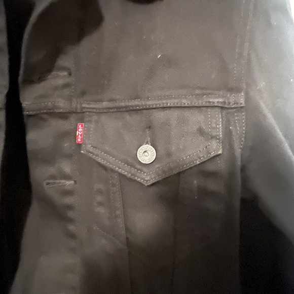 Levi’s Jean Jacket - Picture 4 of 4